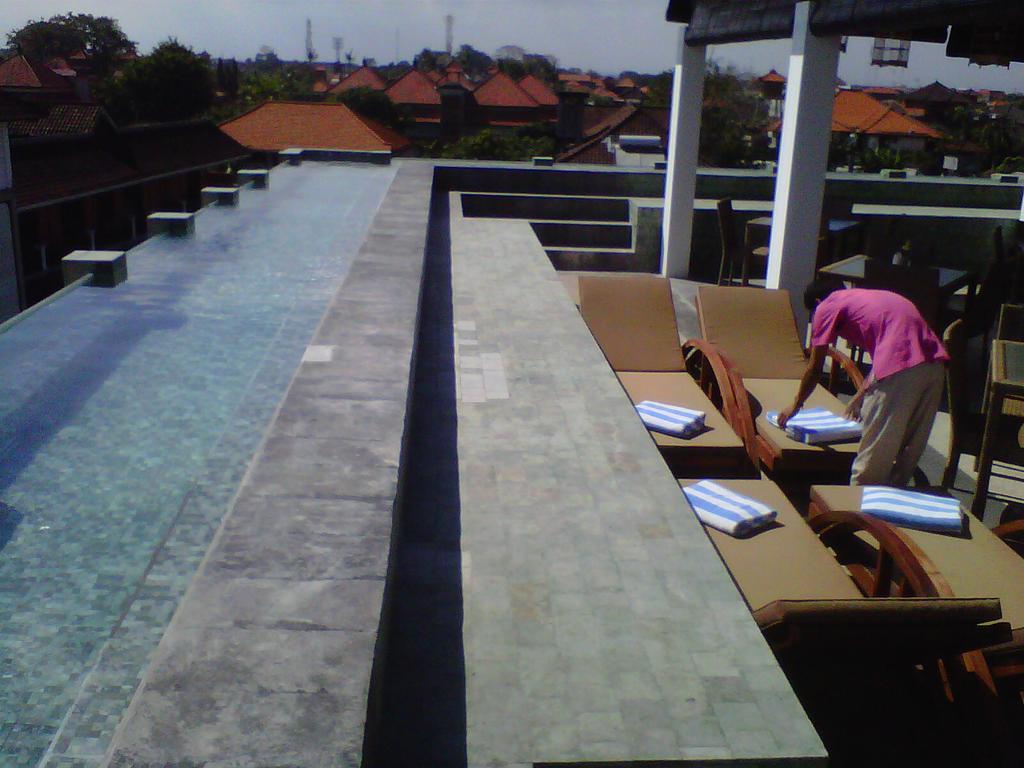 The Spot Legian Hotel Exterior foto